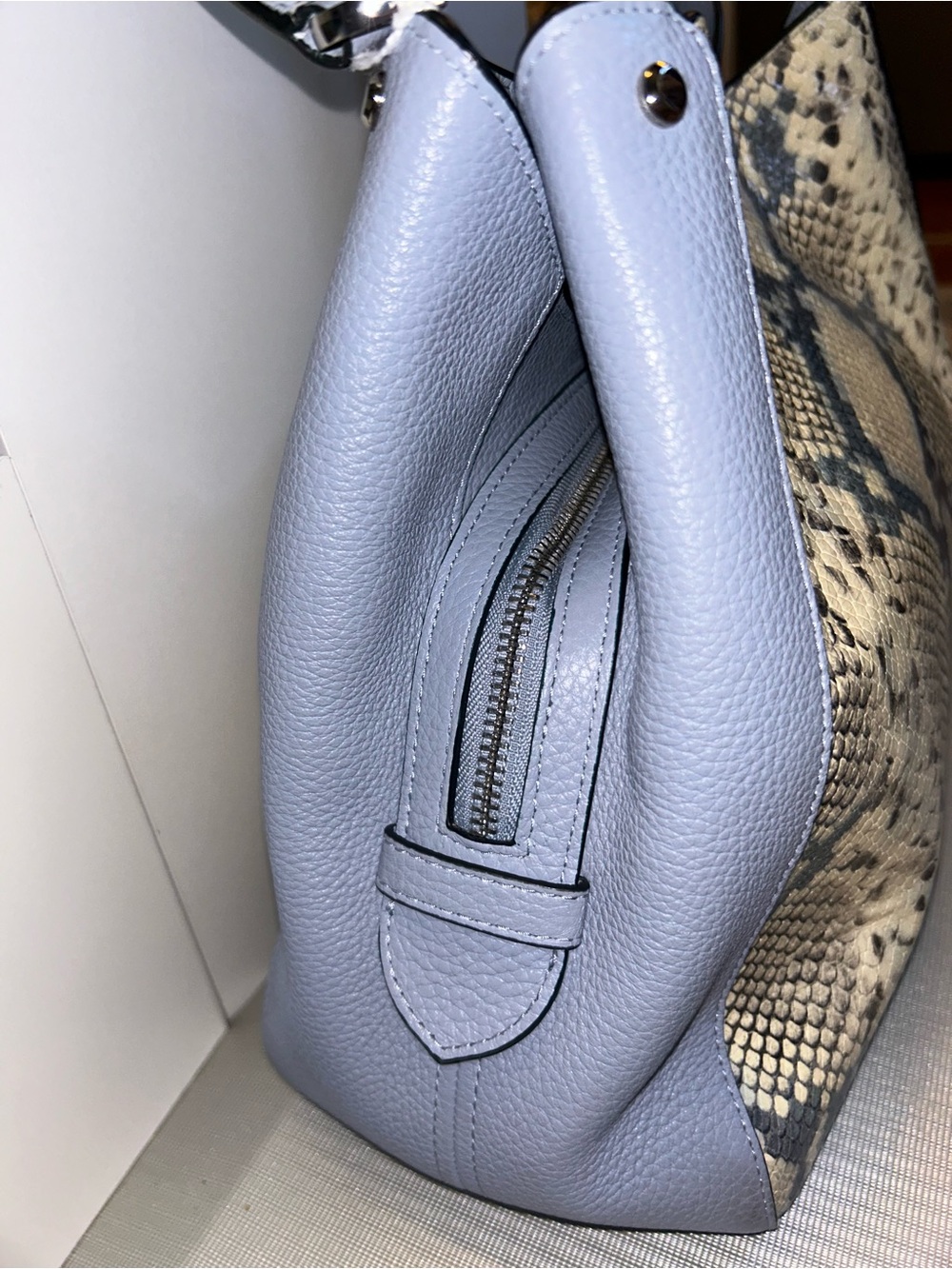 Like new Kate Spade Leila Medium Shoulder Bag - Picture 3 of 9
